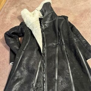 Vince Camuto faux leather, lined fleece missing belt. Zipper front. size xs